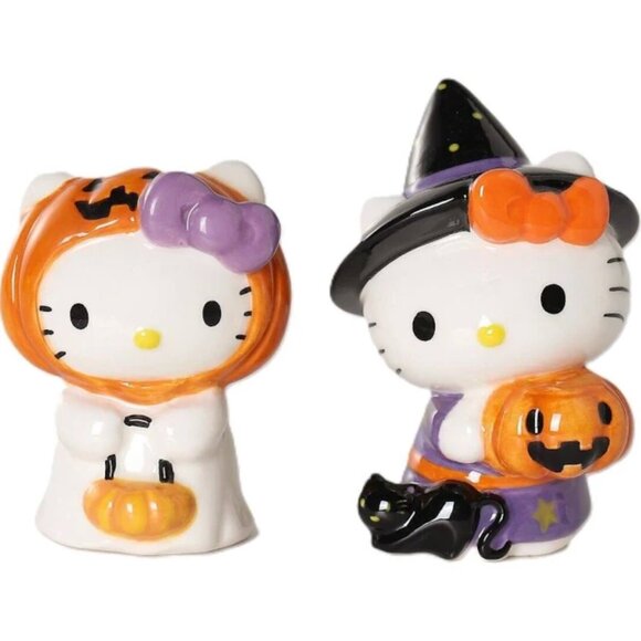 Hello Kitty Halloween Salt and Pepper Shakers - Picture 1 of 4
